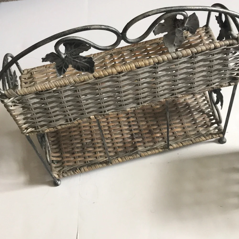 RATTAN AND METAL 2 tier shelf & tissue hol…